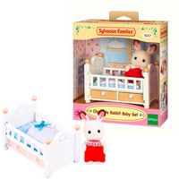 EPOCH Sylvanian Families - Bambino coniglio di cioccolato con culla, Giochi di costruzione 